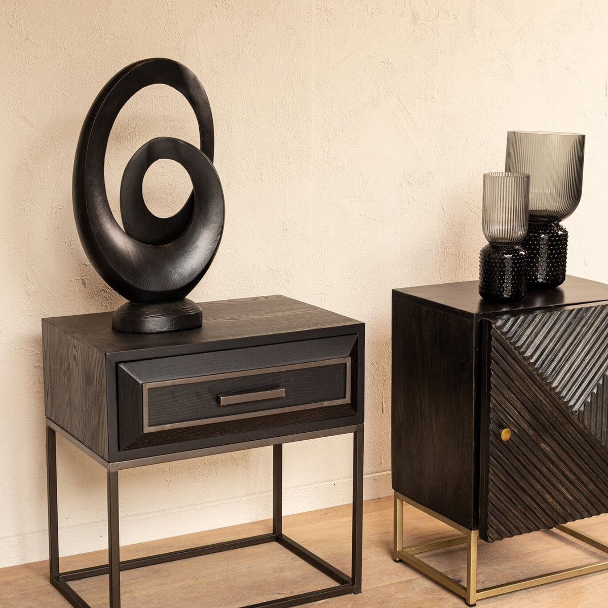 PTMD Lixly Nachtkastje | Zwart Hout & IJzer - PTMD - Woonboutique