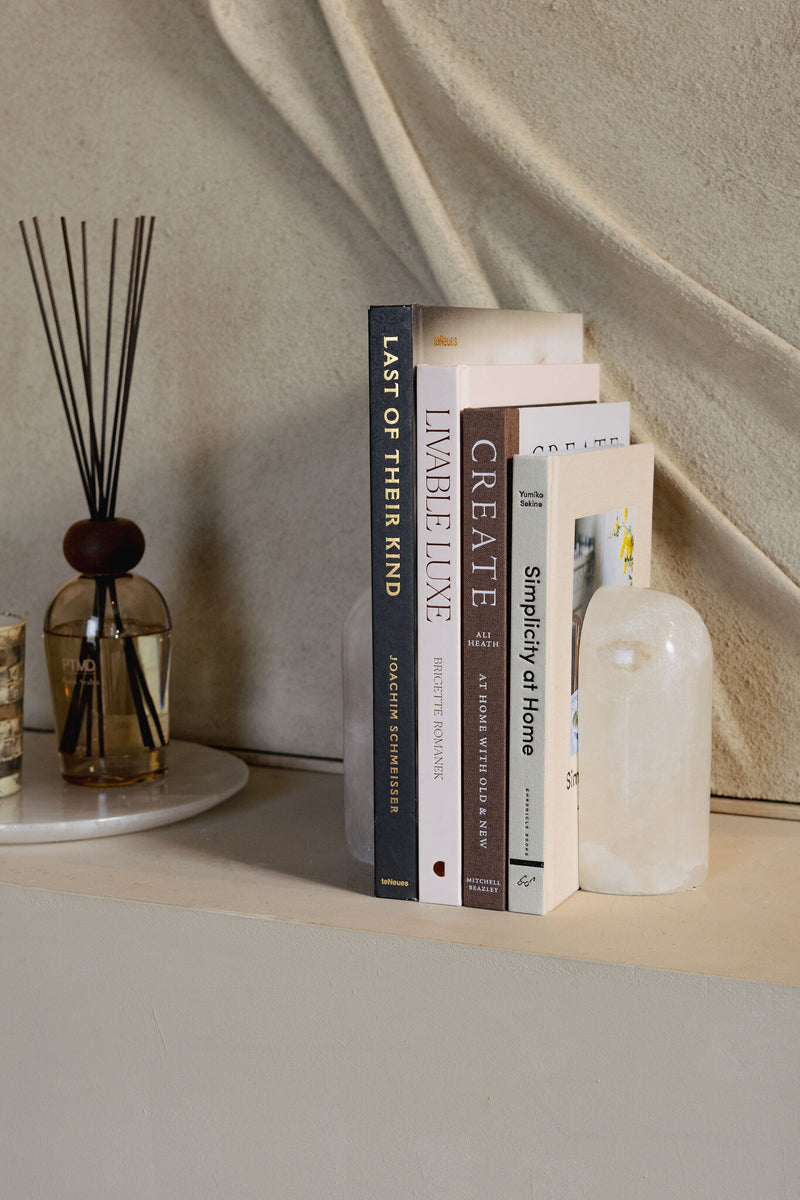 Klik hier om naar de categorie wanddecoratie te gaan en ontdek de complete collectie van PTMD en Pole to Pole, zoals dienbladen, manden, beelden en kaarsen.
