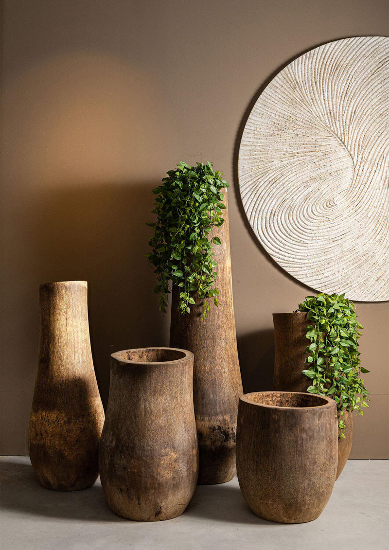 Klik hier om naar de categorie potterie, vazen en schalen te gaan en ontdek de complete collectie van PTMD en Pole to Pole, zoals potten, schalen, vazen en zuilen.