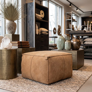 PTMD | Marieke Poef | Camel Suede Leer Vierkant - PTMD - Woonboutique